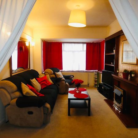 Spacious 3 Bed House With Parking & Good Transport South Norwood Ngoại thất bức ảnh