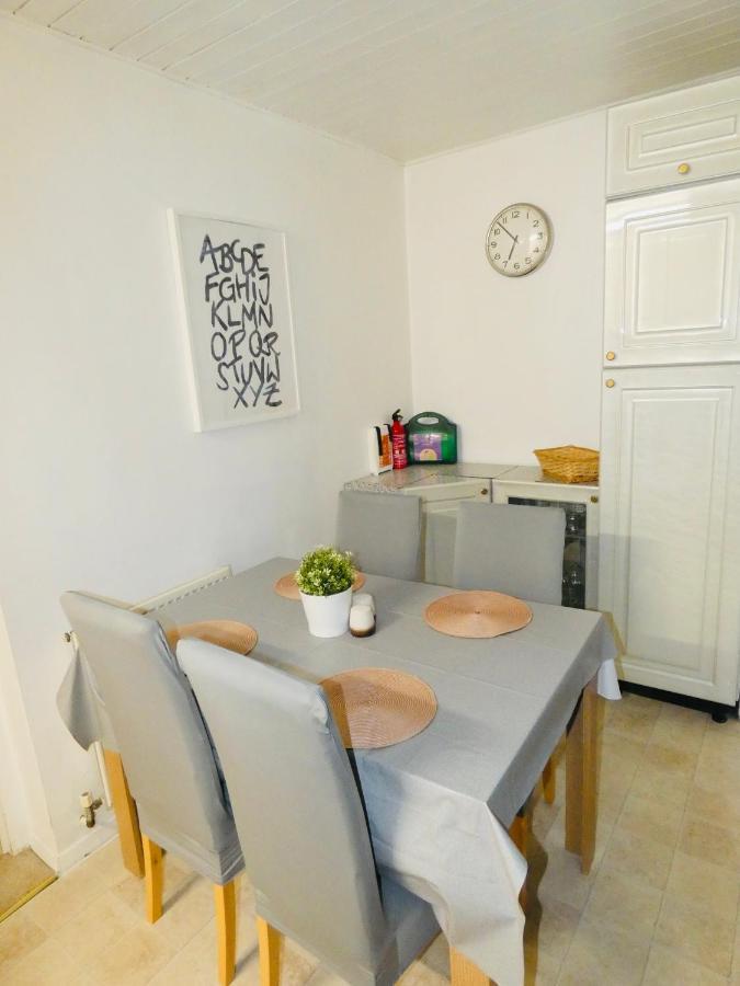 Spacious 3 Bed House With Parking & Good Transport South Norwood Ngoại thất bức ảnh